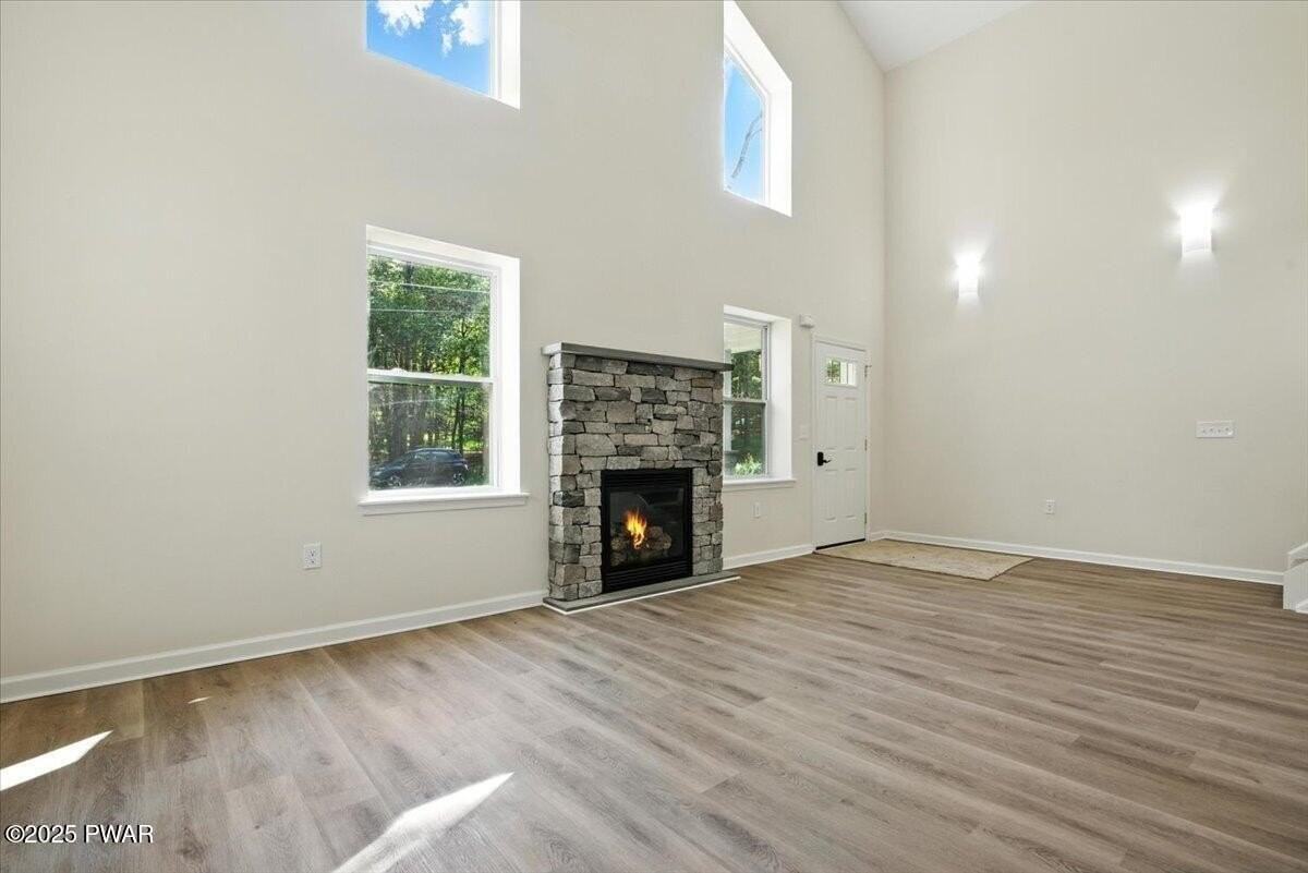 1073 Westside Dr - Photo 7 of 50