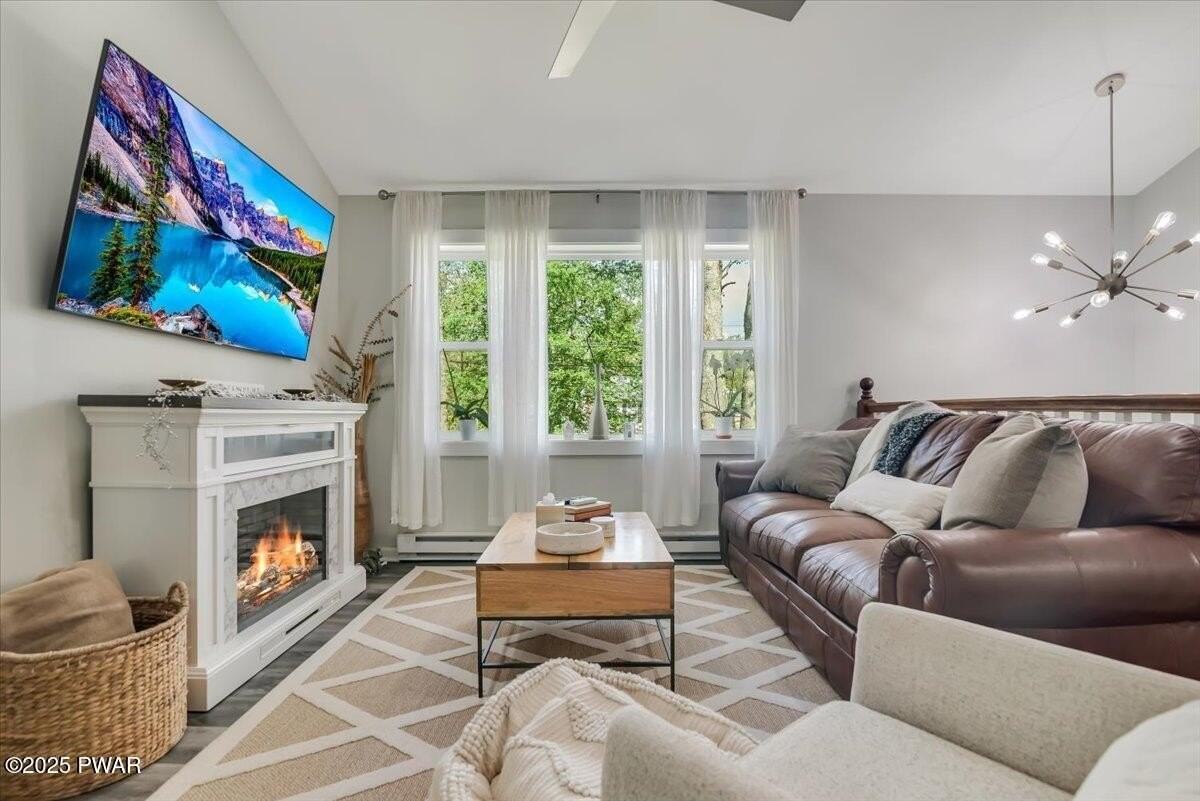 9326 Fairmount Way - Photo 4 of 33