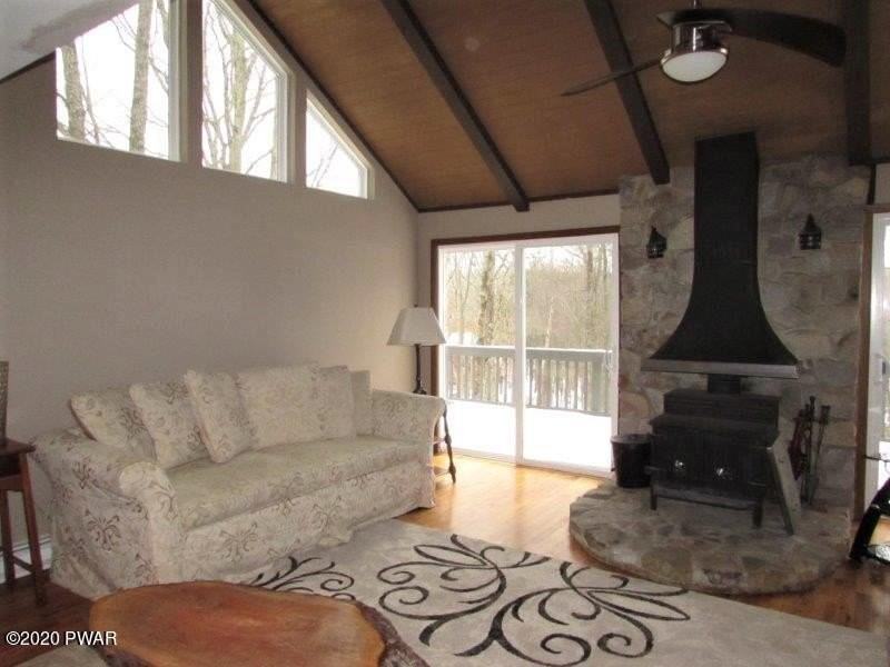 202 Basswood Dr - Photo 3 of 42