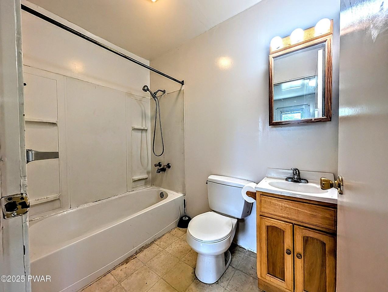 306 Bishop Ave Apt C #C - Photo 4 of 9