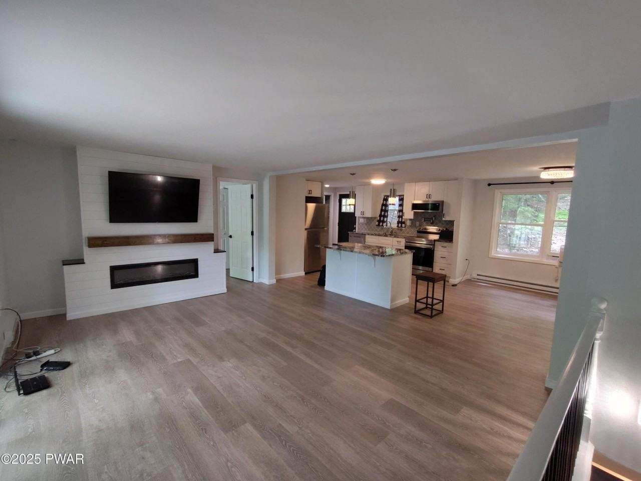 104 Radcliff Rd - Photo 4 of 12