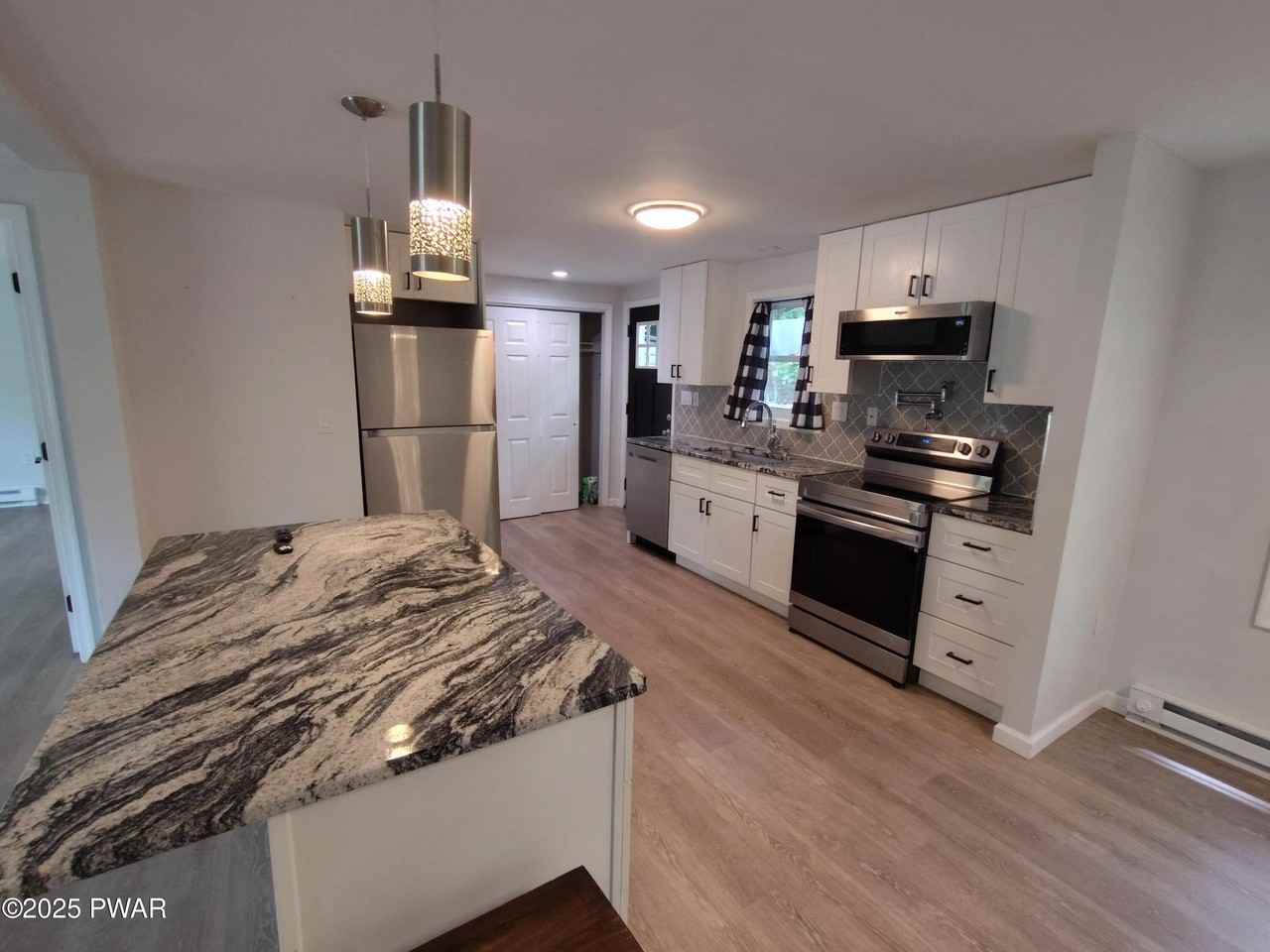 104 Radcliff Rd - Photo 5 of 12