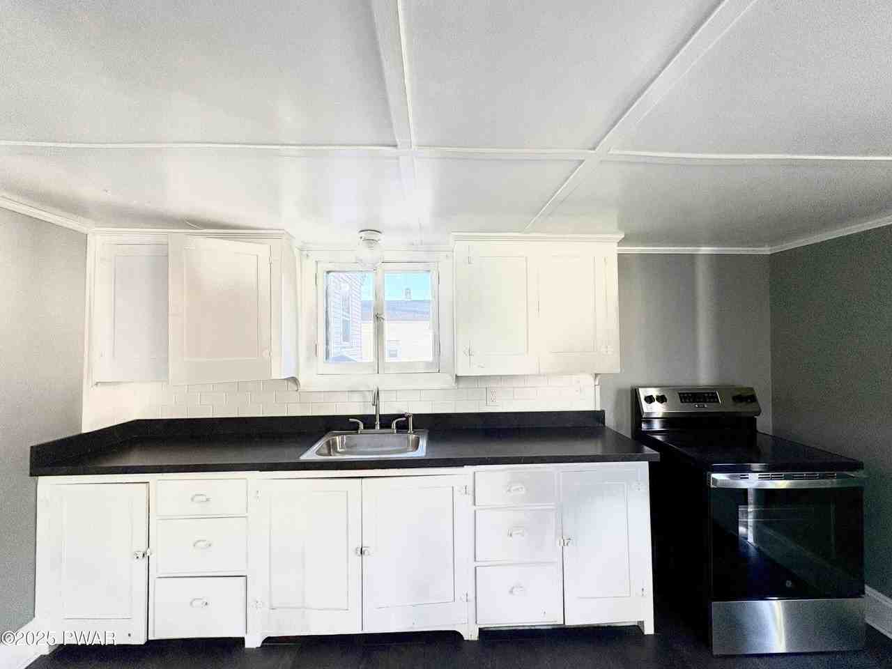 707 Church St Apt 2 #2 - Photo 3 of 19