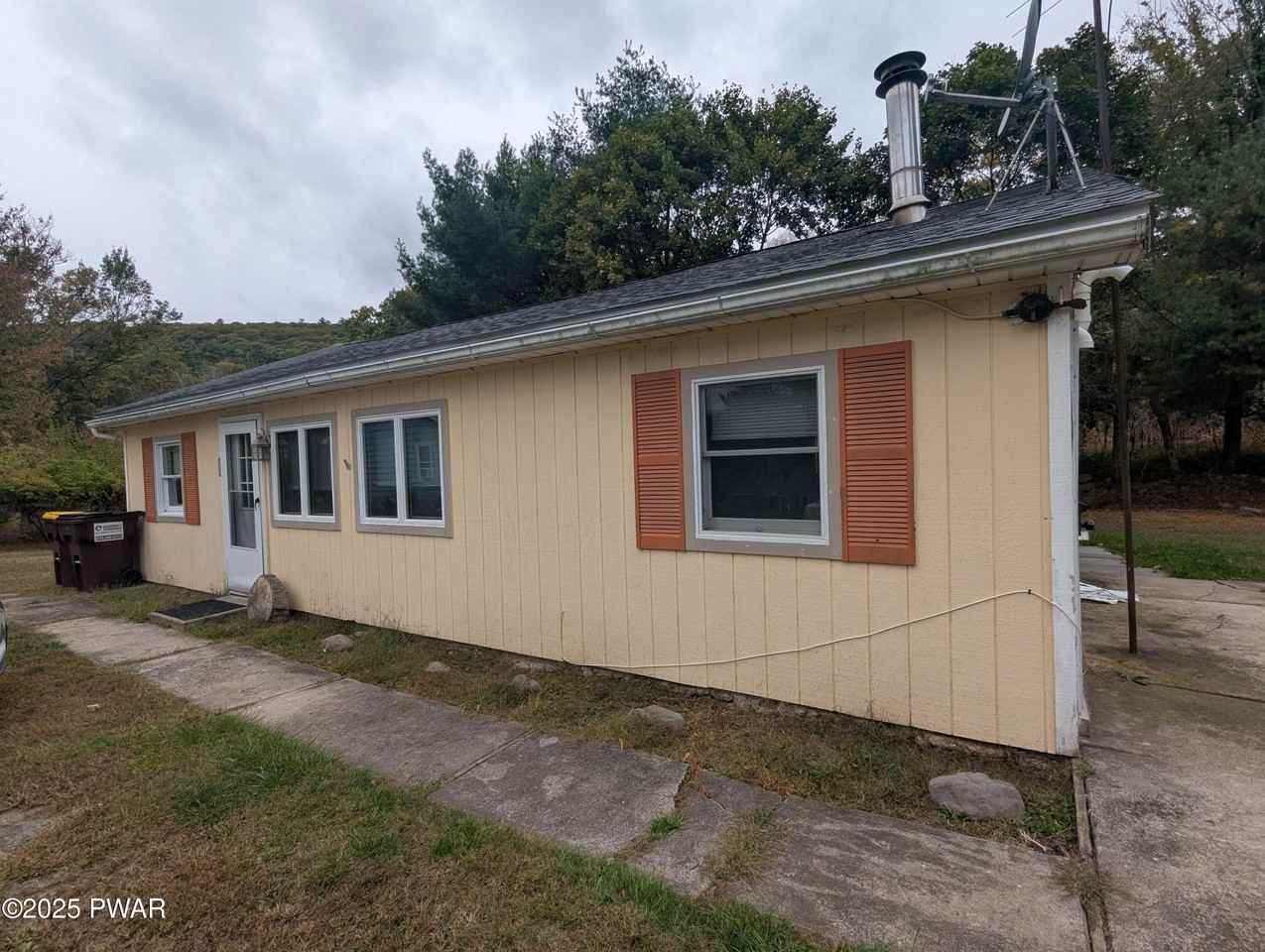 112A River Road - Photo 5 of 21