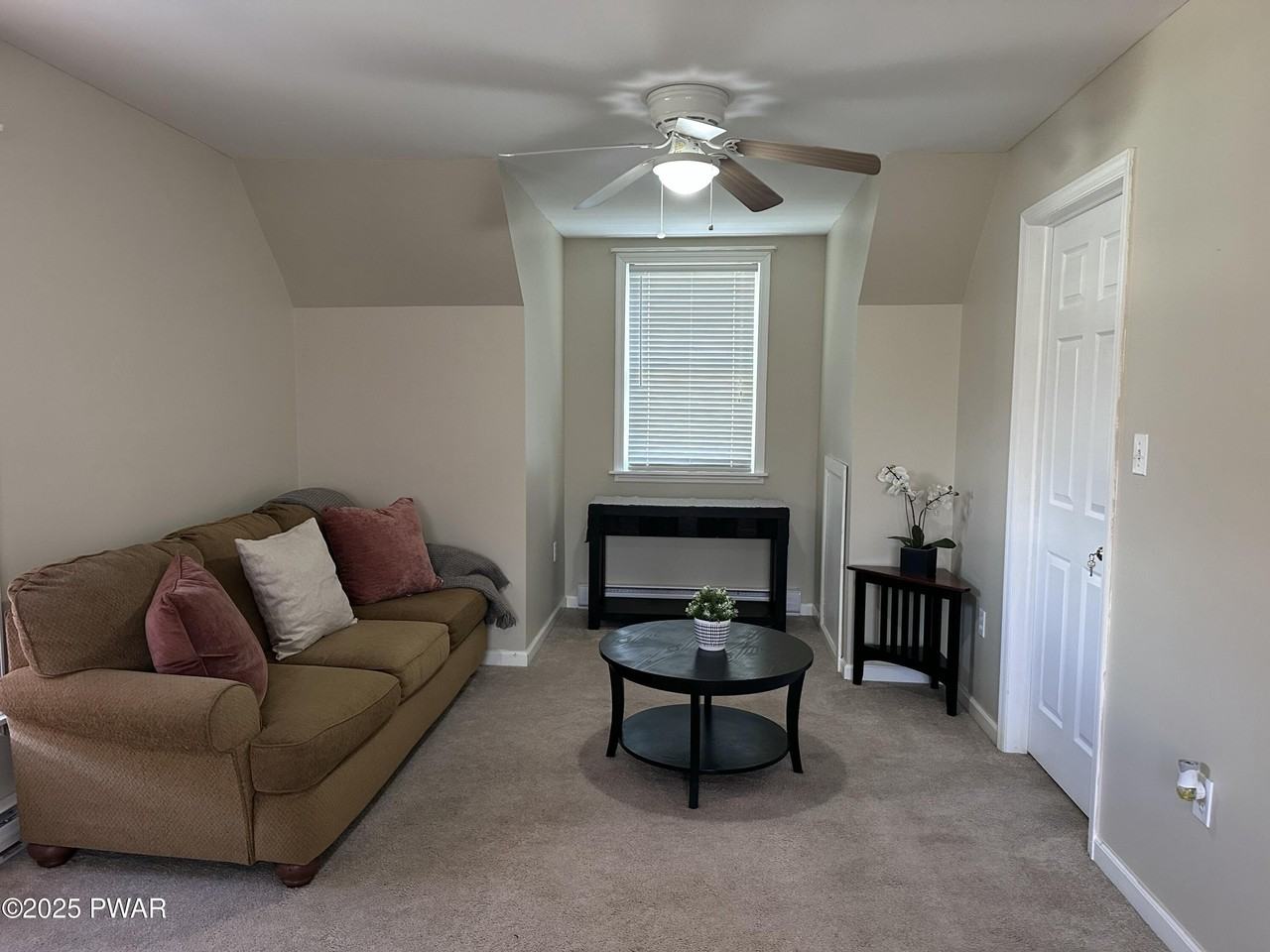 5158 Spring Dr - Photo 6 of 25