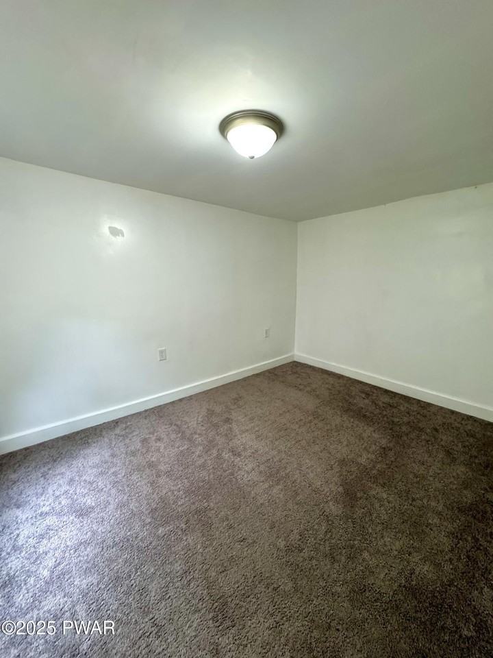 742 Delaware St - Photo 3 of 8