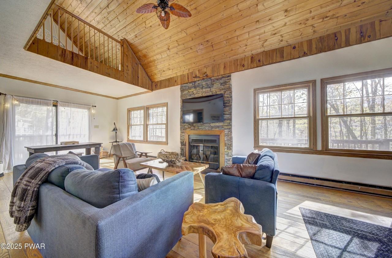 249 Falling Waters Blvd - Photo 3 of 39