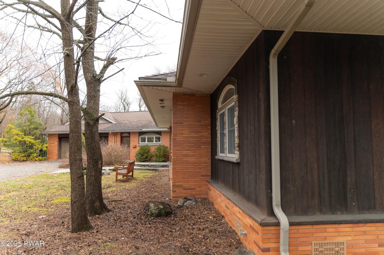 101 Golf Hill Rd - Photo 3 of 48