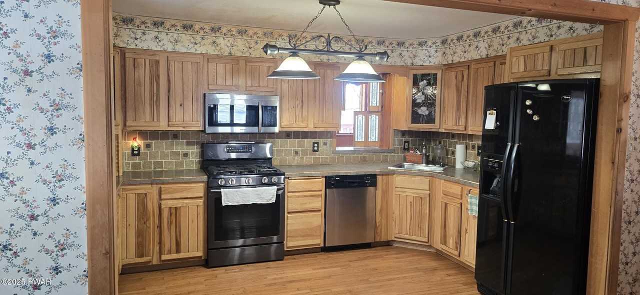 9 Barn Rd - Photo 2 of 27