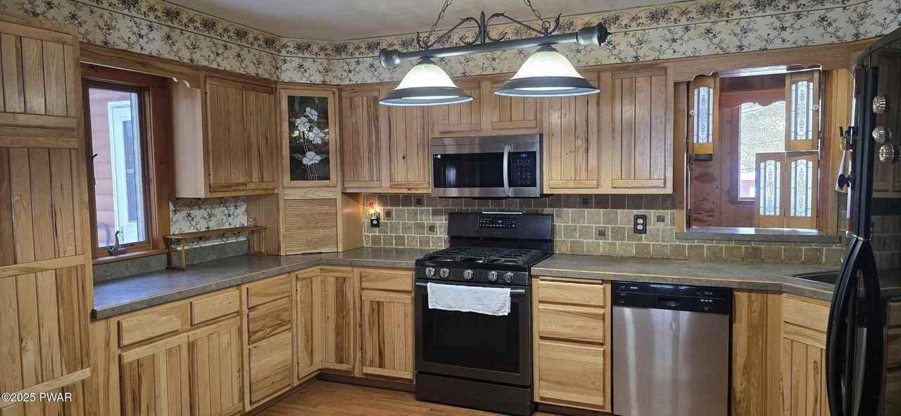 9 Barn Rd - Photo 3 of 27