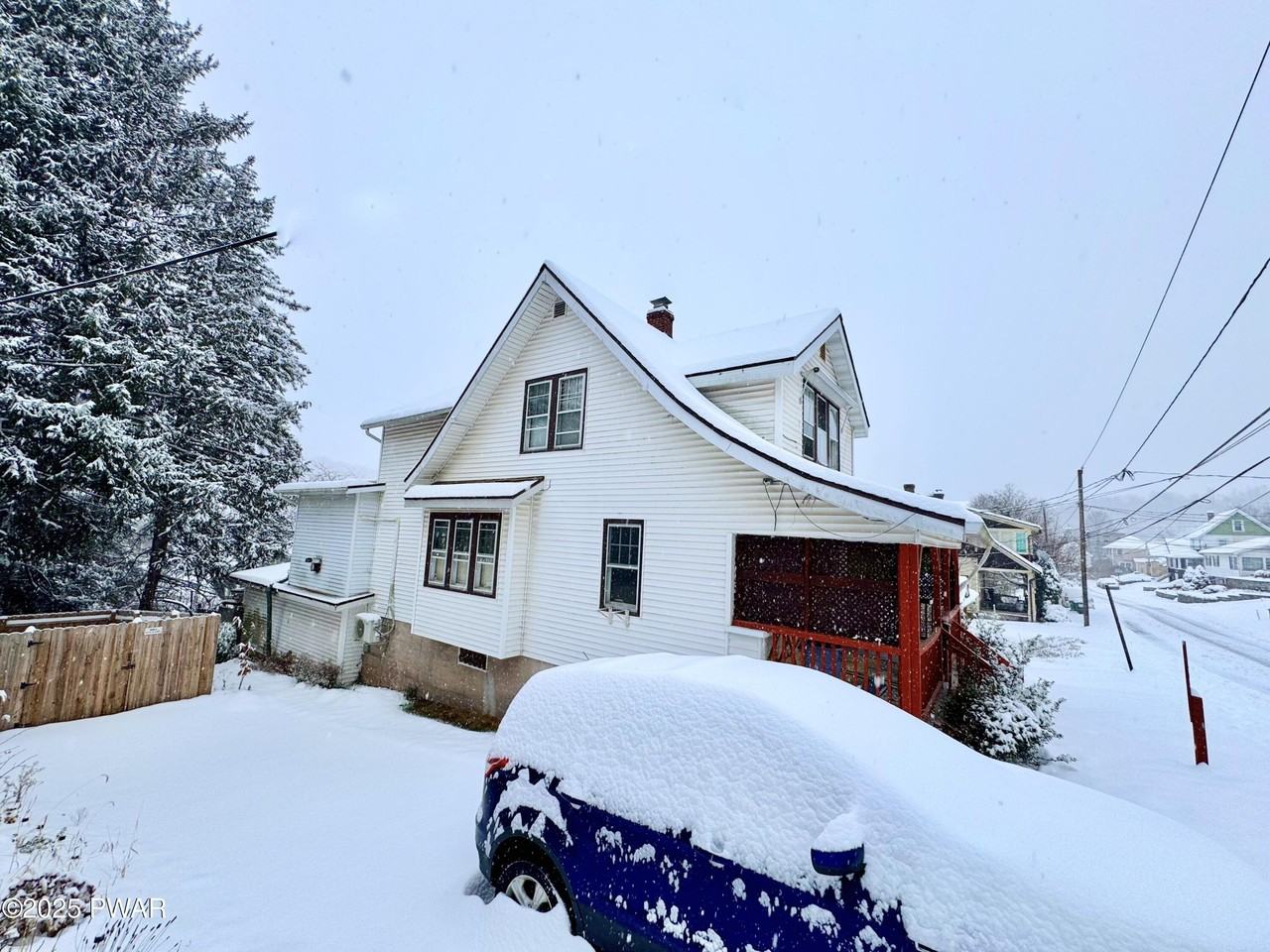 1307 Hillside Ave - Photo 4 of 26