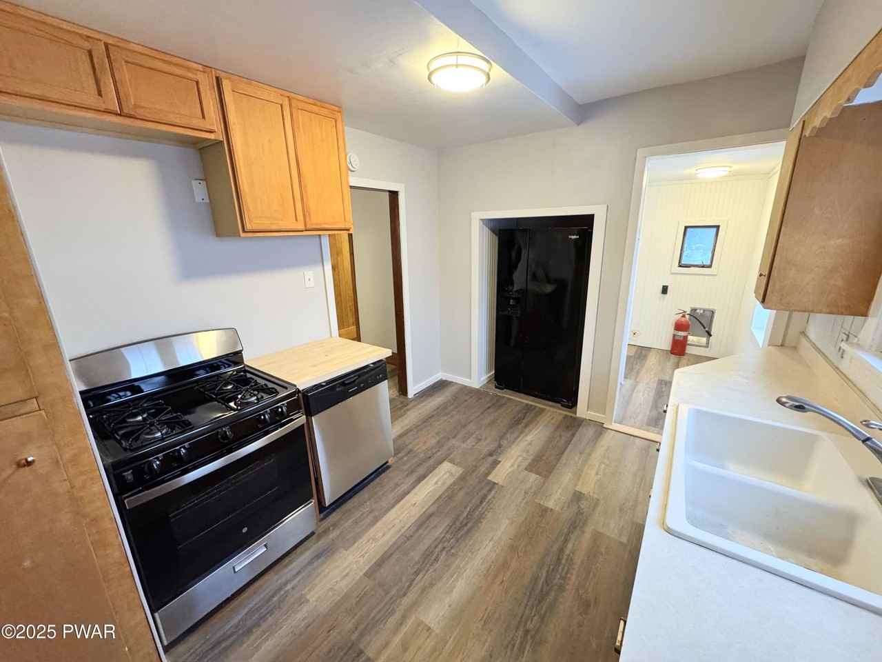 1307 Hillside Ave - Photo 5 of 26