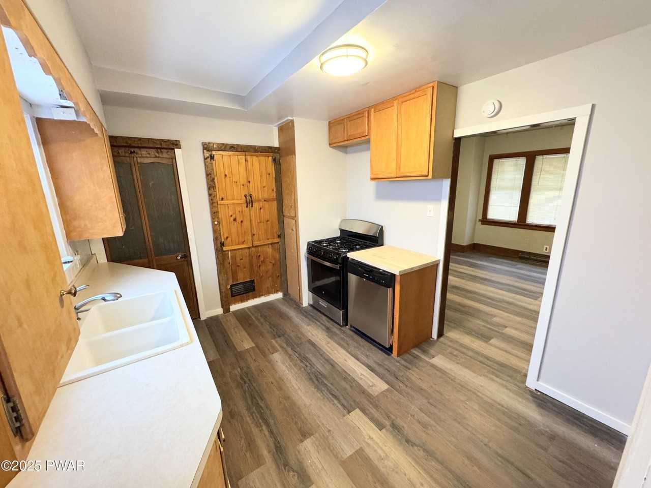 1307 Hillside Ave - Photo 6 of 26