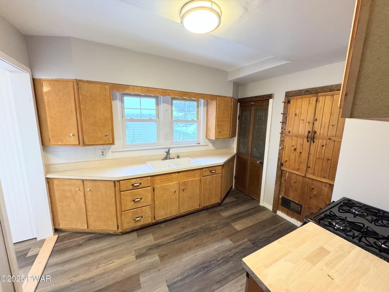 1307 Hillside Ave - Photo 7 of 26