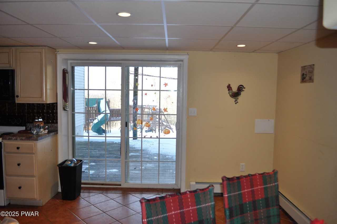 56 Sterling Rd - Photo 3 of 20