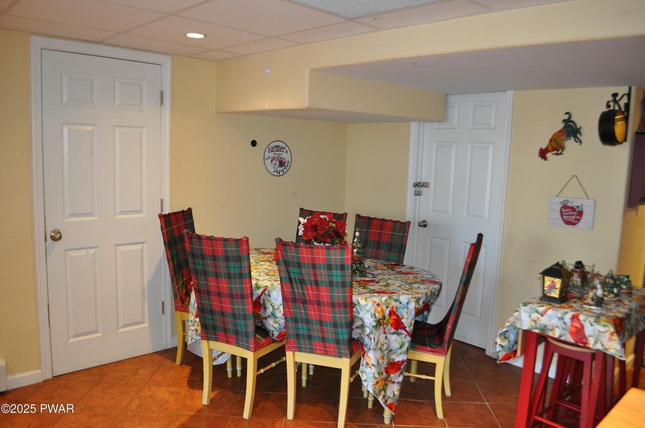 56 Sterling Rd - Photo 7 of 20