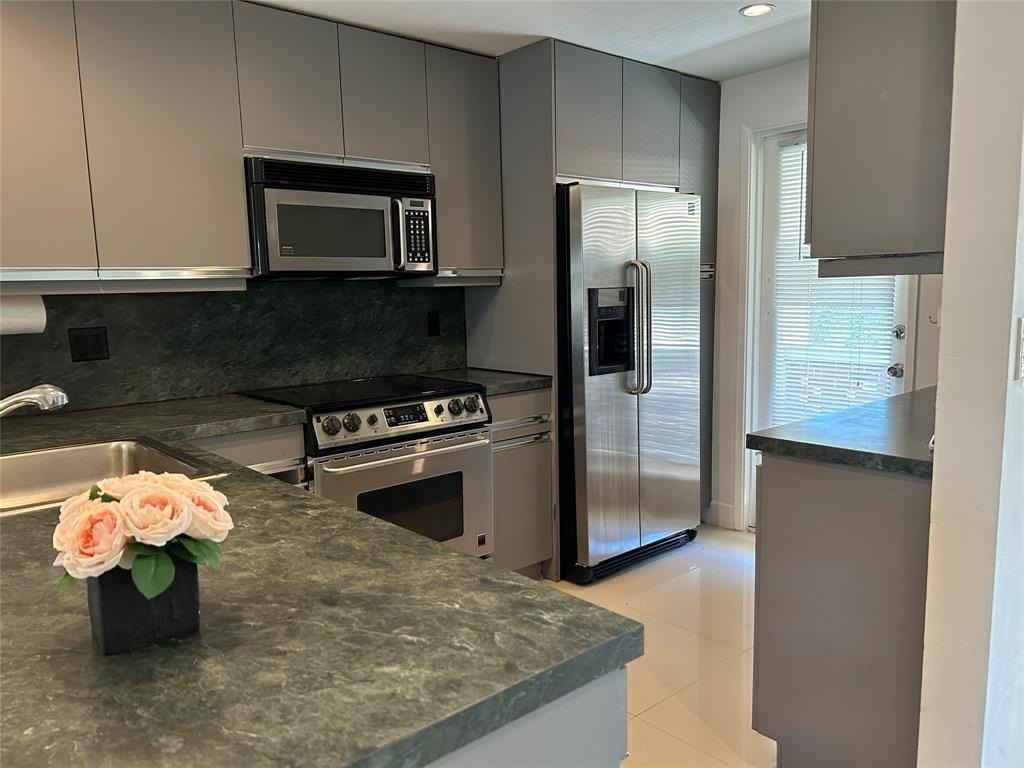 2800 Ne 14th Street Cswy #207 - Photo 2 of 25