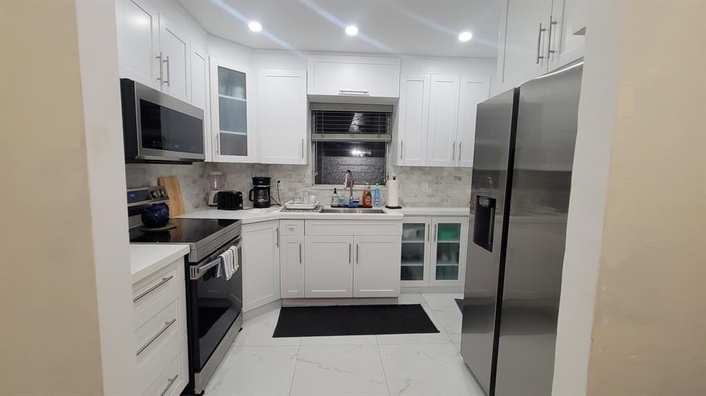 3701 Tyler St #114 - Photo 5 of 11