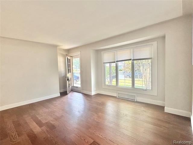 24741 Chicago St - Photo 3 of 13