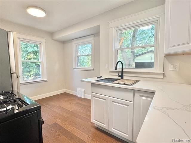 24741 Chicago St - Photo 7 of 13