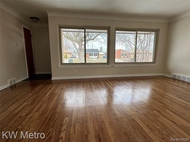 21624 Winshall St - Photo 2 of 30