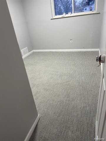 390 W Ypsilanti Ave - Photo 4 of 7