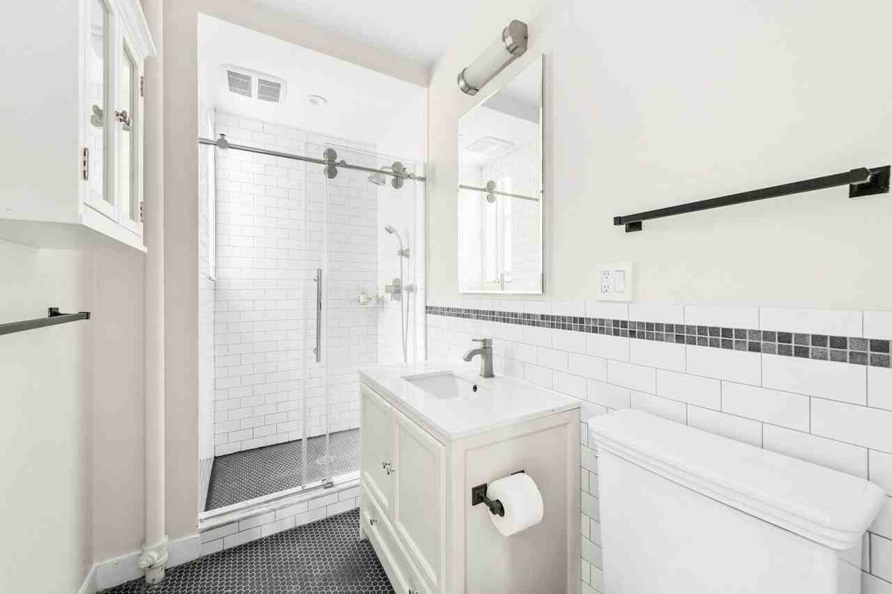 125 W 12th St Apt 3f #3F - Photo 7 of 11