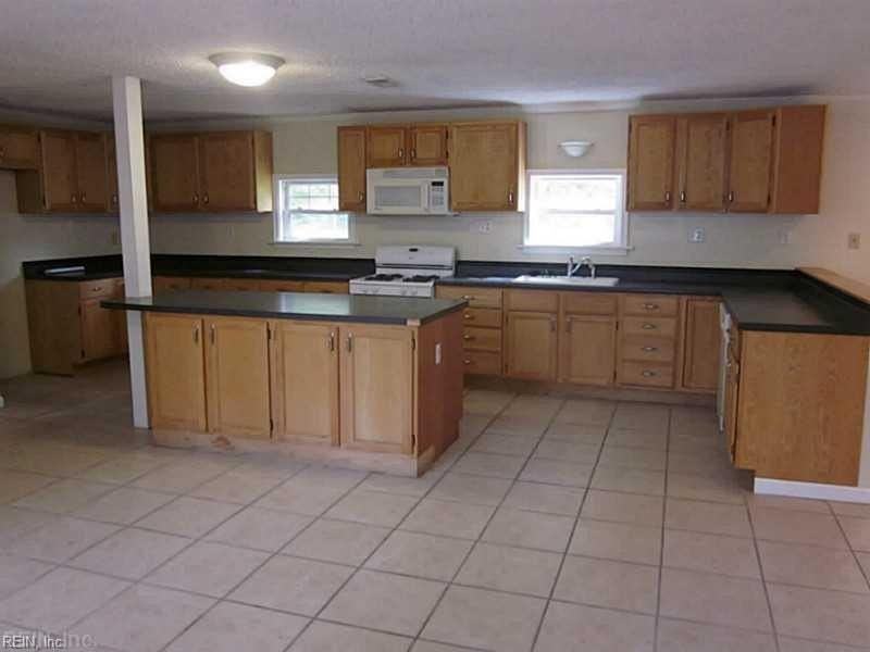 20 Robinson Dr - Photo 3 of 11