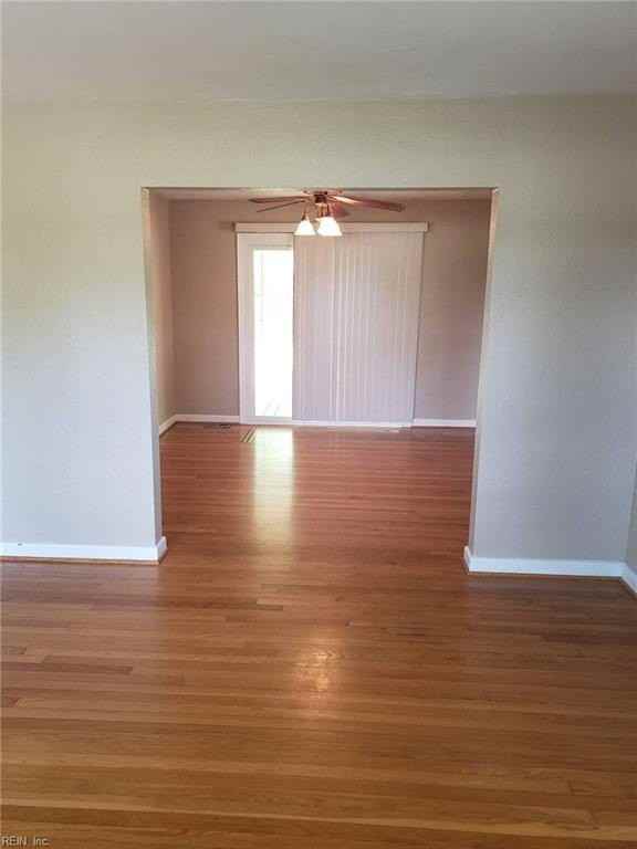 1433 Lakeside Rd - Photo 5 of 18