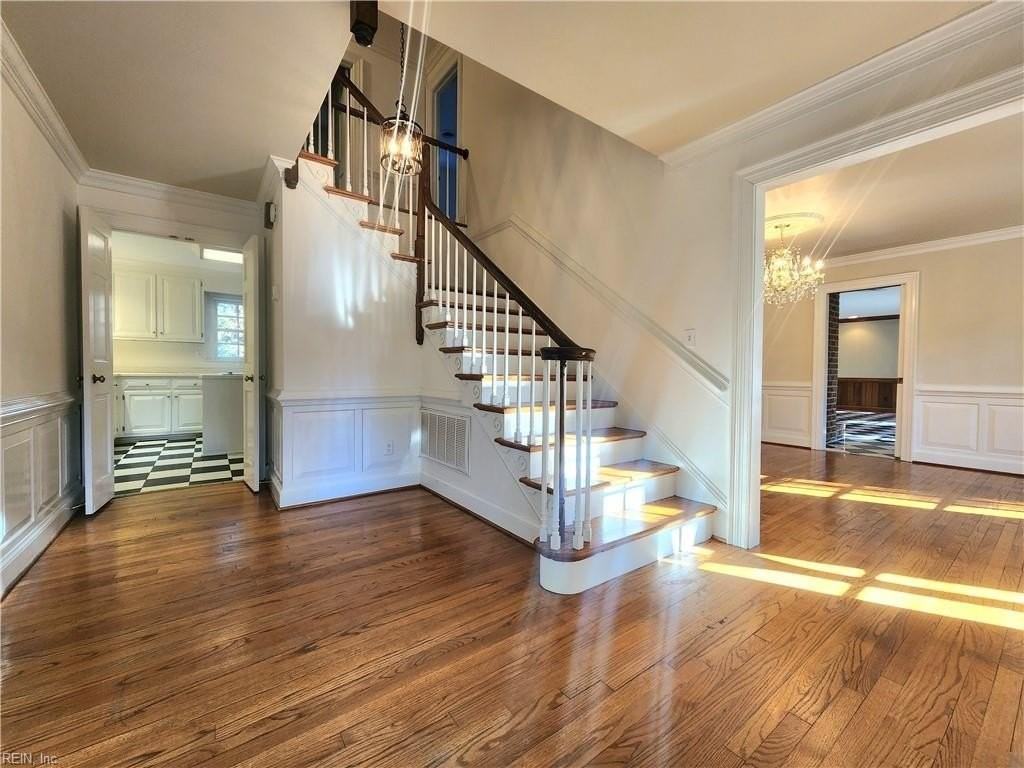 509 Cavalier Dr - Photo 3 of 41