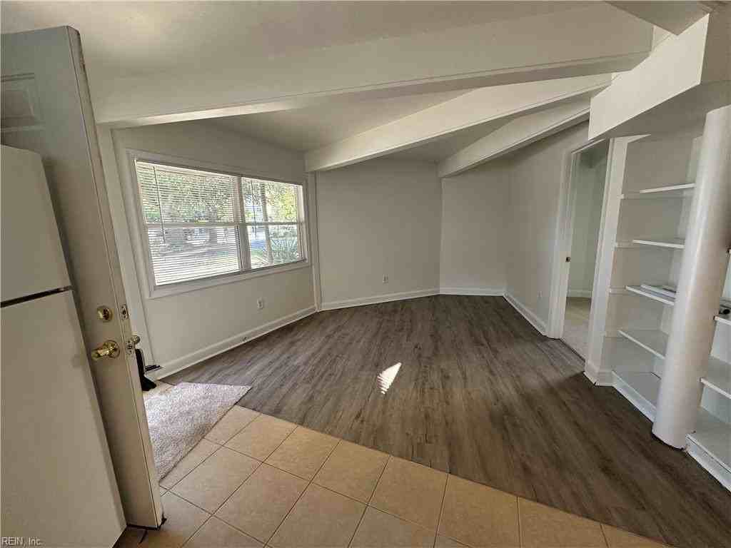 3221 Page Ave - Photo 3 of 8