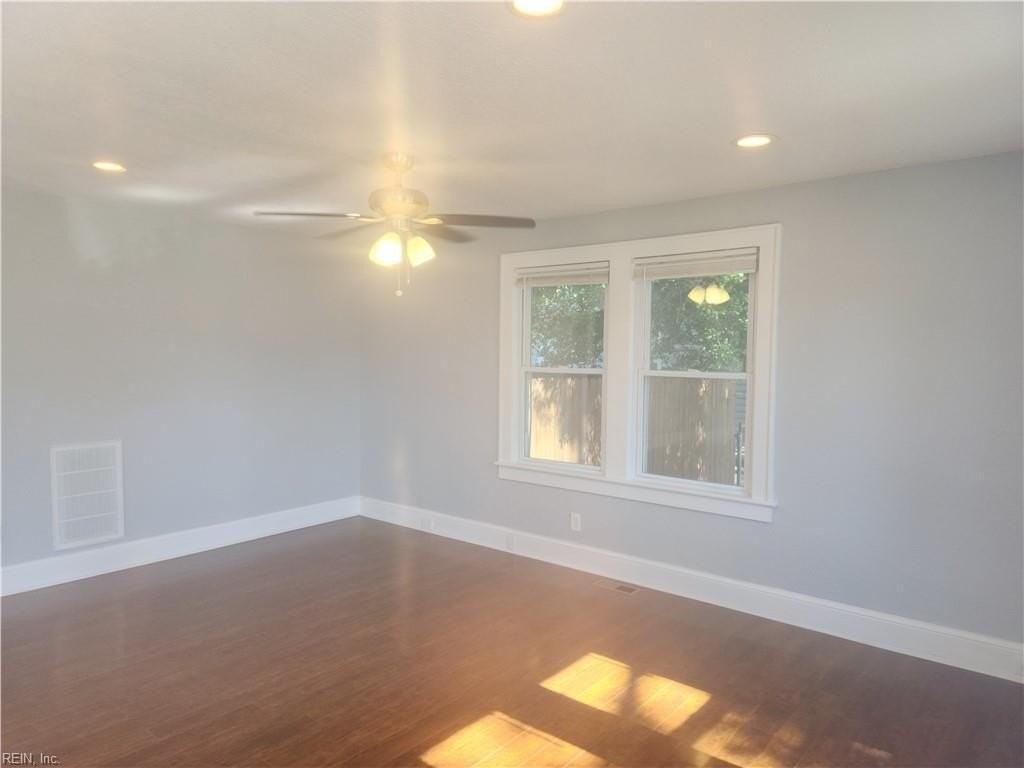 3830 Pamlico Cir - Photo 5 of 34