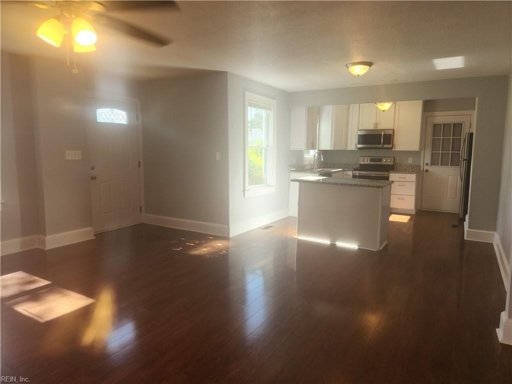 3830 Pamlico Cir - Photo 7 of 34