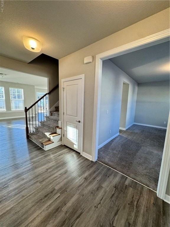 218 Tassell Cres - Photo 4 of 33