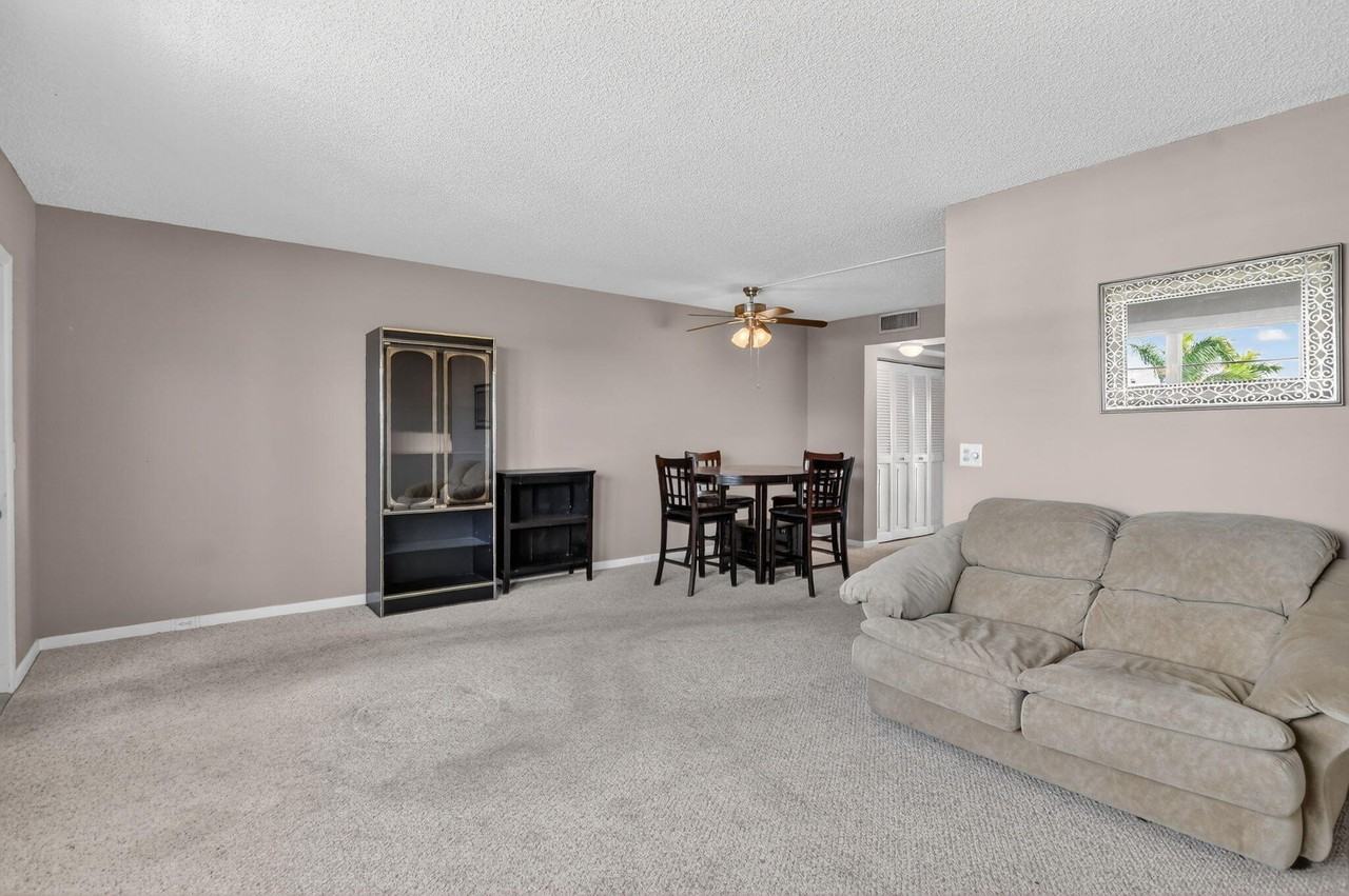 4007 Cornwall A #4007 - Photo 3 of 34