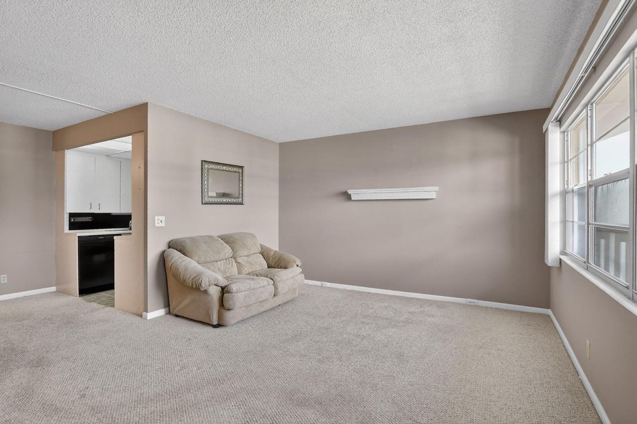 4007 Cornwall A #4007 - Photo 4 of 34