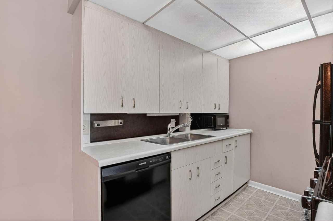 4007 Cornwall A #4007 - Photo 5 of 34