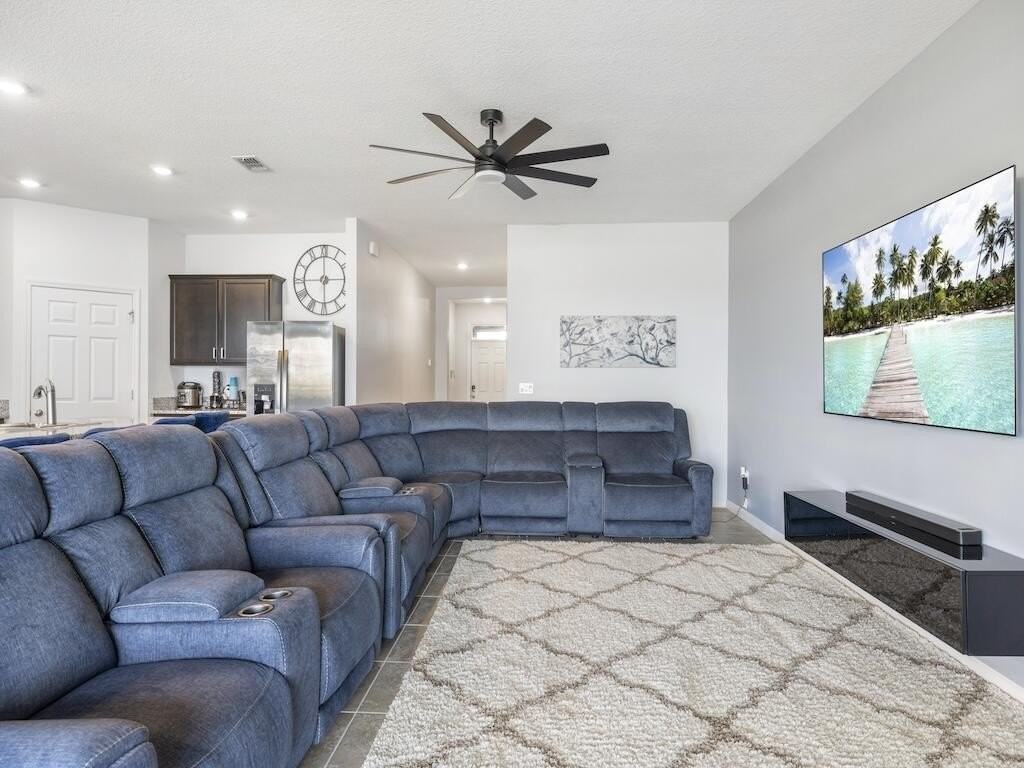 12341 Sw Arabella Dr - Photo 3 of 36