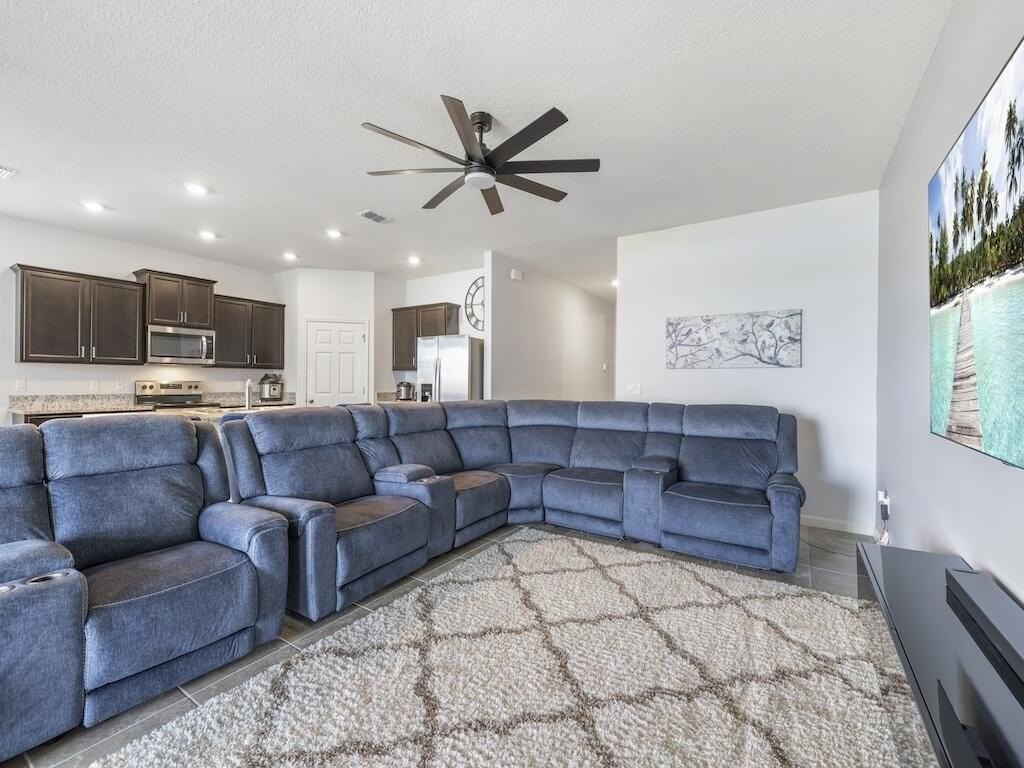 12341 Sw Arabella Dr - Photo 4 of 36