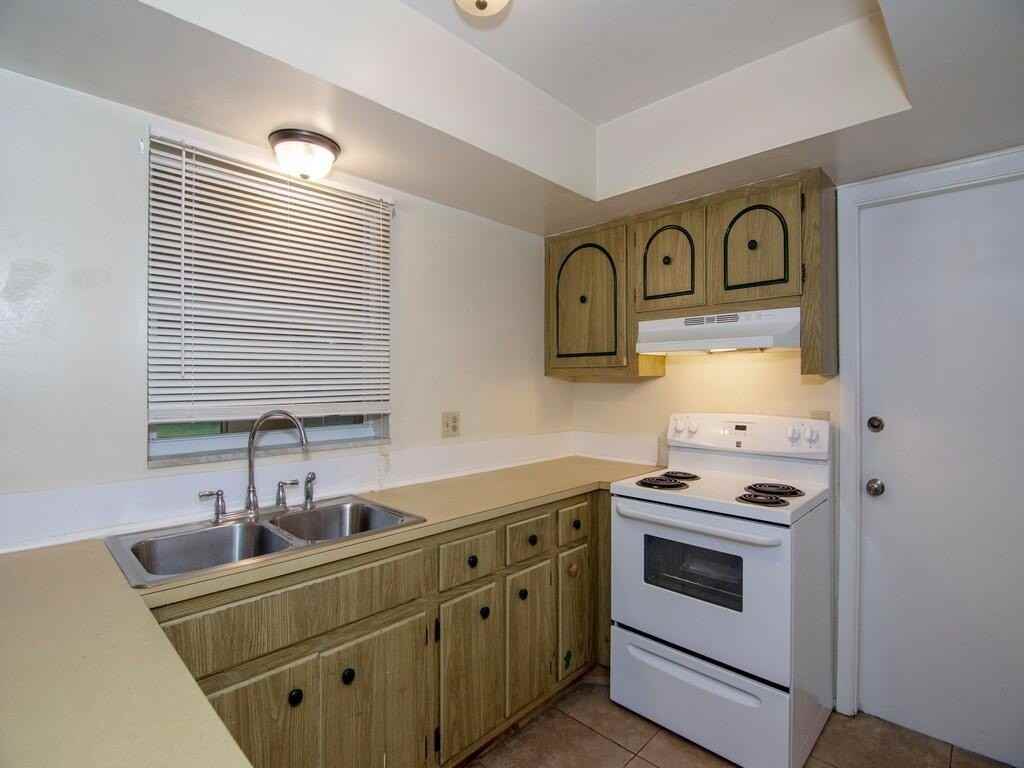 226 Sw Reynolds Ave - Photo 3 of 32