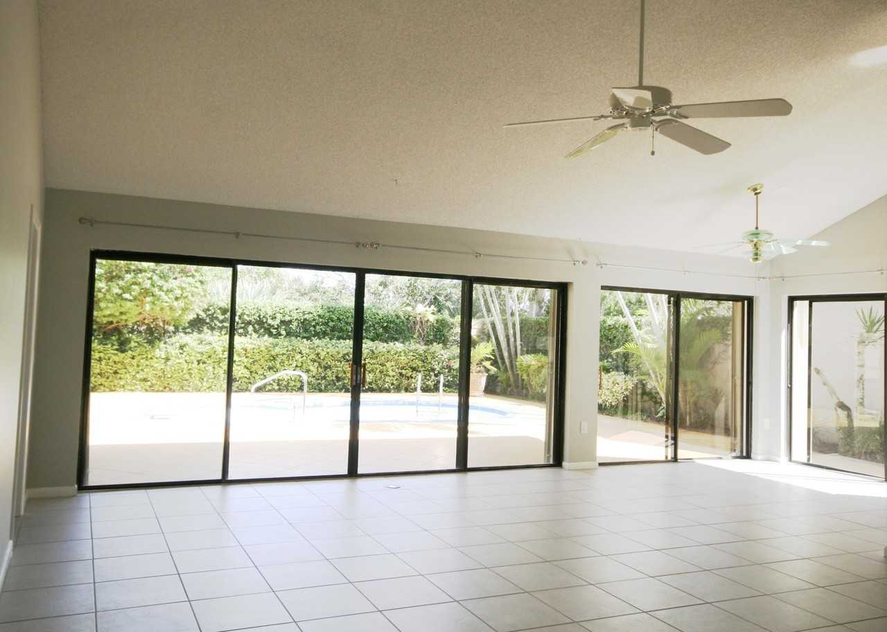 141 Seashore Dr - Photo 6 of 16