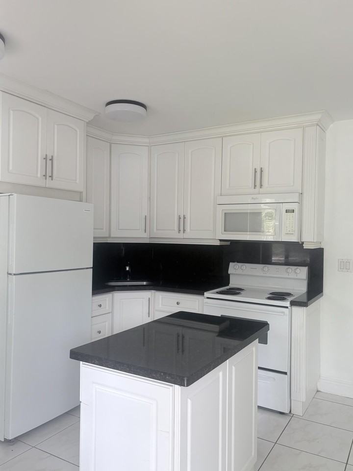 1801 Ne 25th Ave #1-3 - Photo 4 of 10