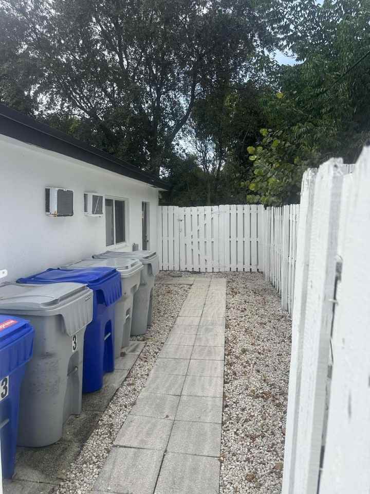 1801 Ne 25th Ave #1-3 - Photo 7 of 10