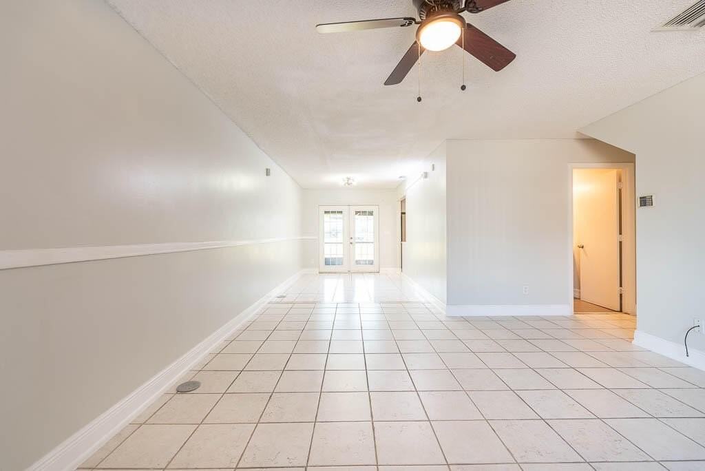 2204 Seaside Dr - Photo 7 of 46