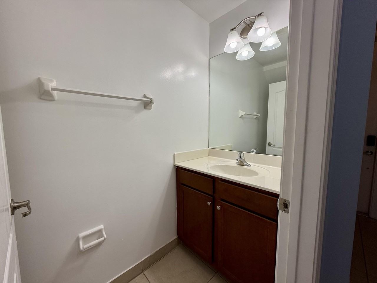 5182 Ashley River Rd - Photo 3 of 16