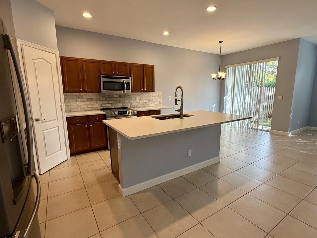 5182 Ashley River Rd - Photo 7 of 16