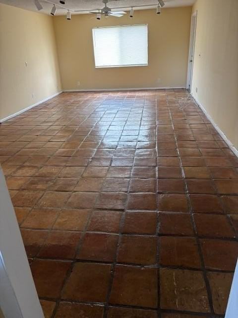 2820 Tennis Club Dr #401 - Photo 5 of 18