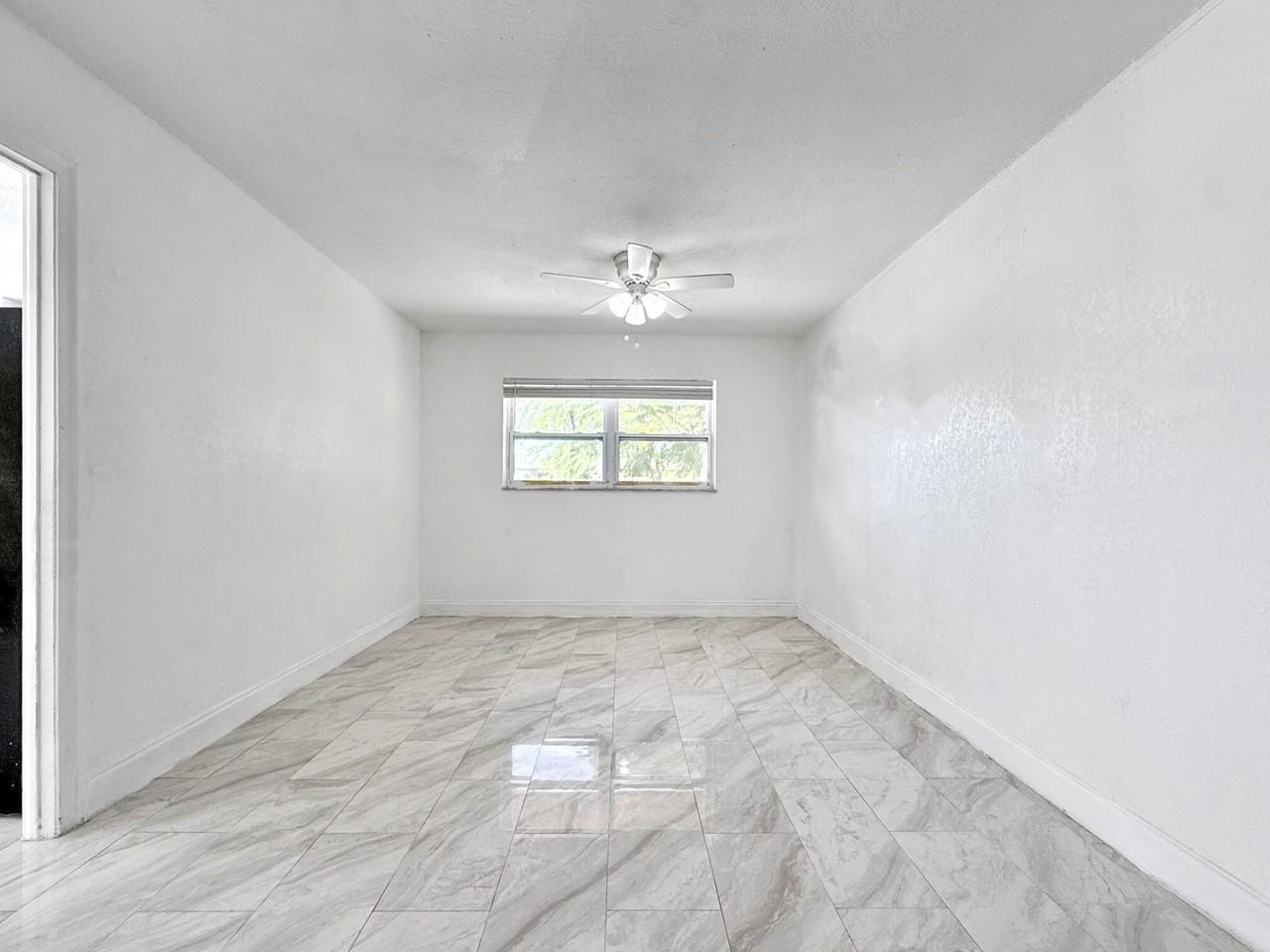 3100 Nw 4th Ave - Photo 4 of 11