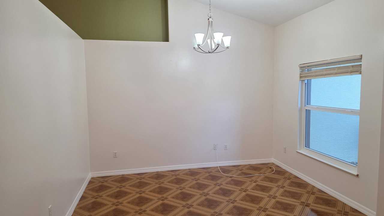 1752 Sw Starman Ave - Photo 6 of 21