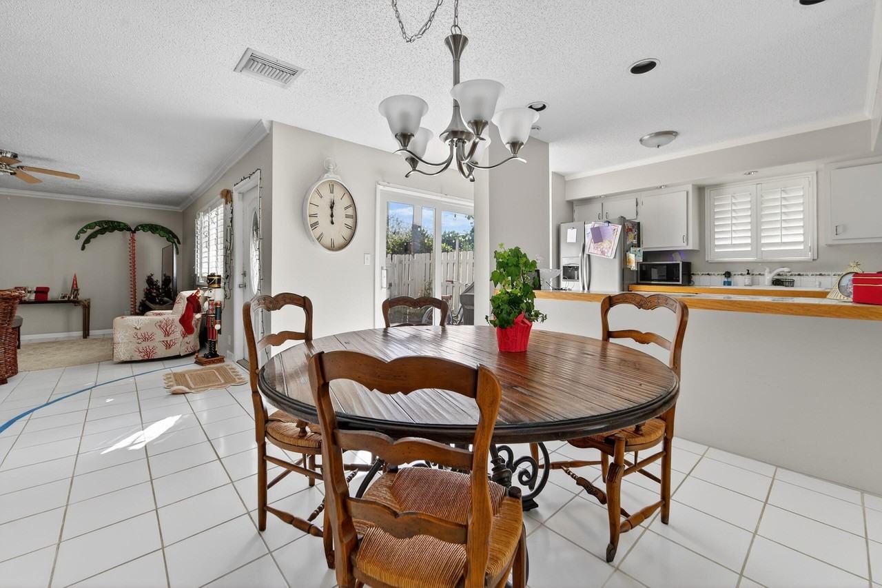 141 E Riverside Dr #10D - Photo 2 of 35